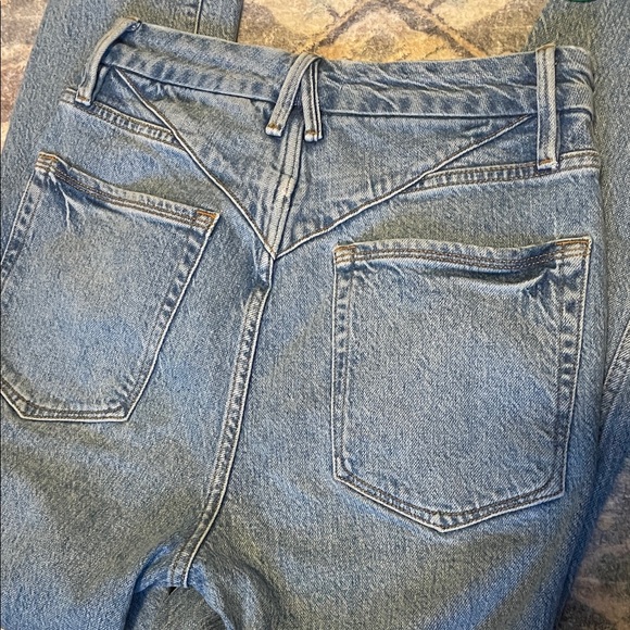 Good American Skinny Jeans in Classic Blue - Picture 7 of 7